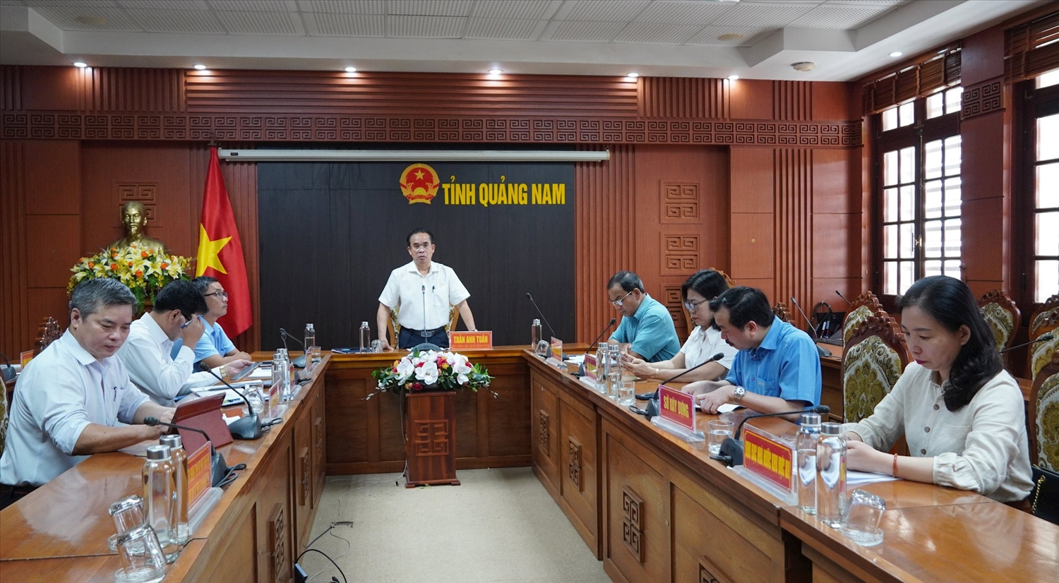 Quang cảnh buổi họp.