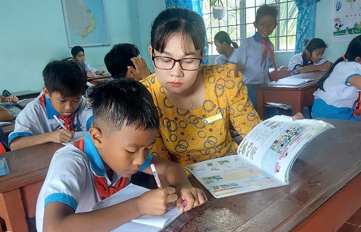 Chị Nguyễn Hồng Nữ, dân tộc Chơro, ngụ xã Xuân Thành, huyện Xuân Lộc là Người có uy tín trẻ tuổi nhất Đồng Nai. Ảnh: THANH HÙNG