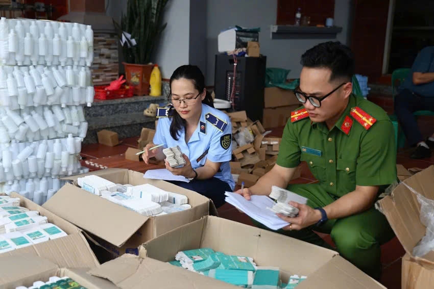 Công an tỉnh Bắc Giang đã triệt phá cơ sở sản xuất, buôn bán mỹ phẩm giả số lượng lớn. Ảnh: TL