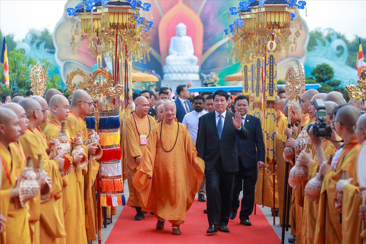 Chủ tịch nước Lương Cường cùng các đại biểu dự Lễ khai mạc Đại lễ Vesak LHQ năm 2025 sáng ngày 06/5.