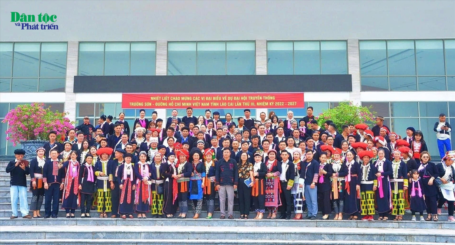 “Tinh thần hiếu học của người Dao đang bị thử thách mạnh mẽ!”, đó là nhận định chung của hầu hết những cá nhân được phỏng vấn trong quá trình viết nên loạt bài này.