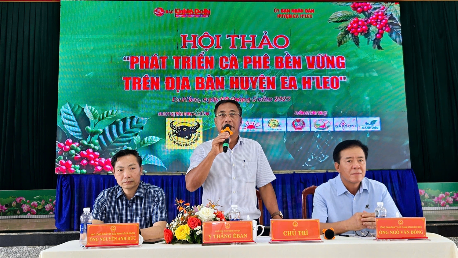 Chủ trì hội thảo