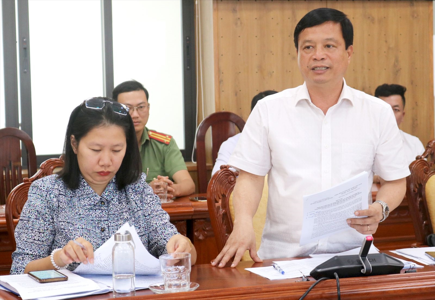 Ông Nguyễn Tuấn Thanh, Phó Chủ tịch Thường trực UBND tỉnh BÌnh Định biểu tại cuộc họp