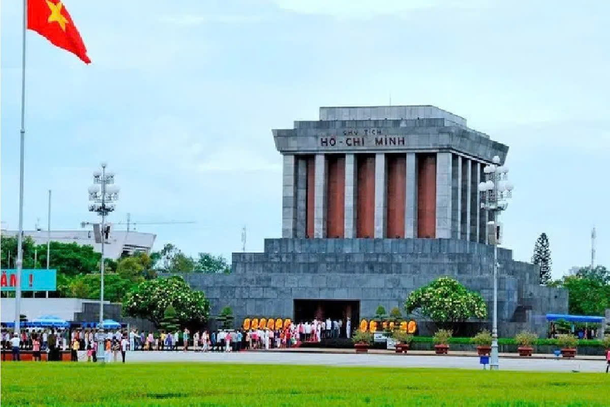 Lăng Chủ tịch Hồ Chí Minh sẽ tạm ngừng tổ chức Lễ viếng Chủ tịch Hồ Chí Minh để triển khai Kế hoạch tu bổ định kỳ từ ngày 2/6 đến ngày 31/7/2025. (Ảnh: TL)
