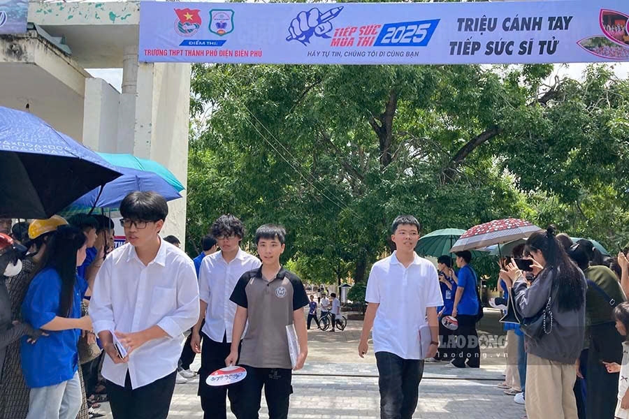 Hơn 9.000 thí sinh dự thi tuyển sinh lớp 10 tại Điện Biên. Ảnh: Quang Đạt