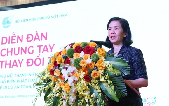 Bà Nguyễn Thị Minh Hương, Phó Chủ tịch Hội Liên hiệp Phụ nữ Việt Nam phát biểu khai mạc 