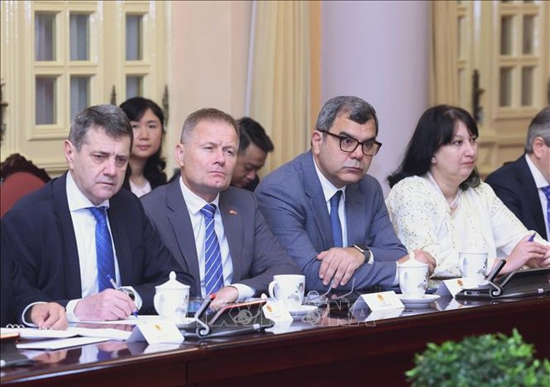 Đại sứ, đại biện các nước thành viên Liên minh châu Âu (EU) tại Việt Nam dự buổi tiếp
