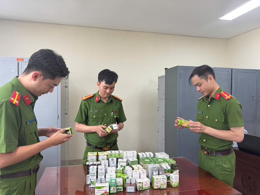 Công an tỉnh Thanh Hóa triệt phá cơ sở sản xuất, buôn bán mỹ phẩm giả do Nguyễn Thị Dung làm chủ.