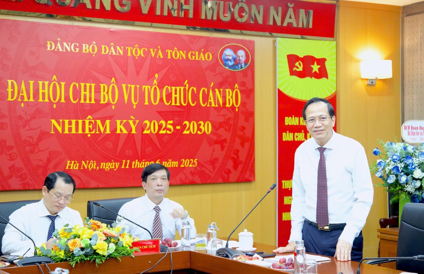 Bí thư Đảng ủy, Bộ trưởng Bộ Dân tộc và Tôn giáo Đào Ngọc Dung tới dự và phát biểu chỉ đạo tại Đại hội