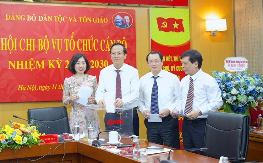 Đại hội tiến hành bỏ phiếu bầu Ban chấp hànhbầu Ban Chấp hành chi bộ nhiệm kỳ 2025 - 2030