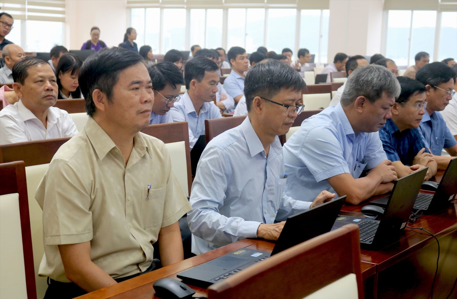 Cán bộ, công chức, viên chức trong tỉnh Bình Định tham gia Khoá bồi dưỡng