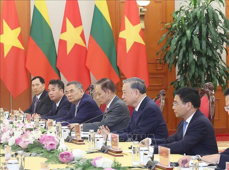 Tổng Bí thư khẳng định Việt Nam luôn coi trọng và mong muốn phát triển quan hệ với các nước bạn bè truyền thống, trong đó có Lithuania, đối tác quan trọng của Việt Nam tại khu vực - Ảnh: TTXVN