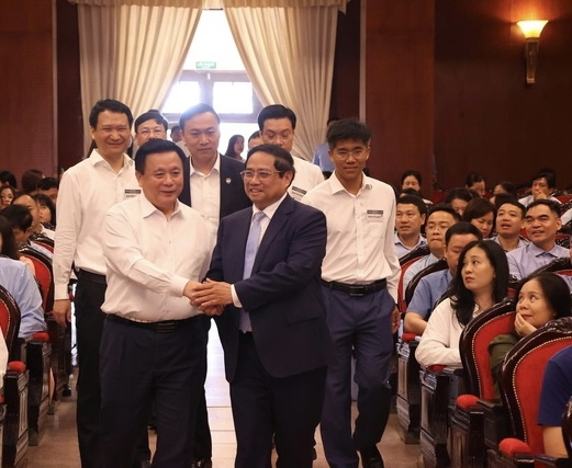 Thủ tướng Chính phủ Phạm Minh Chính tới dự Hội nghị toàn quốc tập huấn về tổ chức và hoạt động của tổ chức Đảng, chính quyền, Mặt trận Tổ quốc, các đoàn thể chính trị ở cấp xã (mới) - Ảnh: VGP/Nguyễn Hoàng