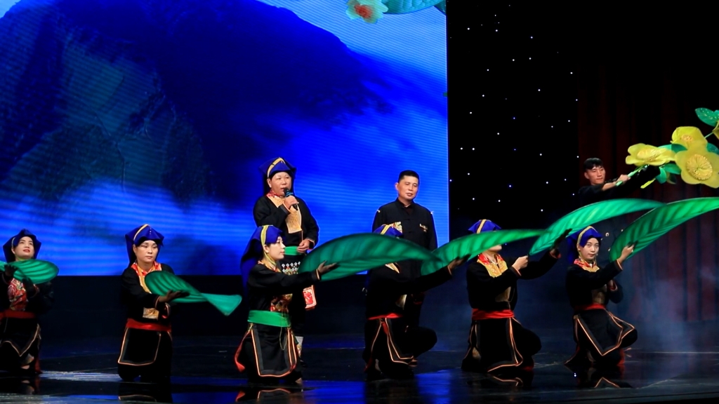 Các nghệ nhân ở Ba Chẽ tham gia hát đối