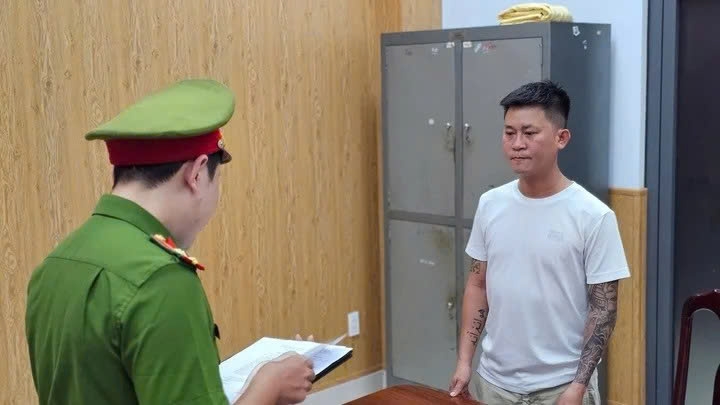 Đối tượng Phạm Công Lộc được cho là “ông trùm” điều hành toàn bộ hệ thống đánh bạc qua mạng bị khởi tố, bắt giam. (Ảnh: CA)