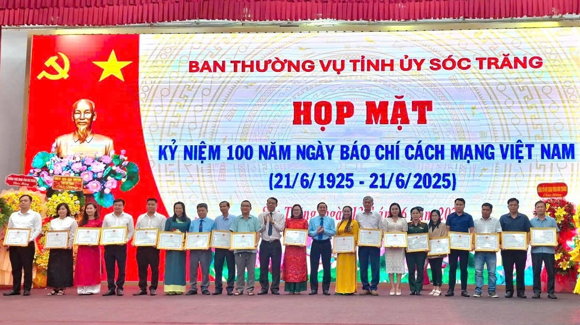 Có 40 cá nhân được Chù tịch UBND tỉnh Sóc Trăng tặng Bằng khen 