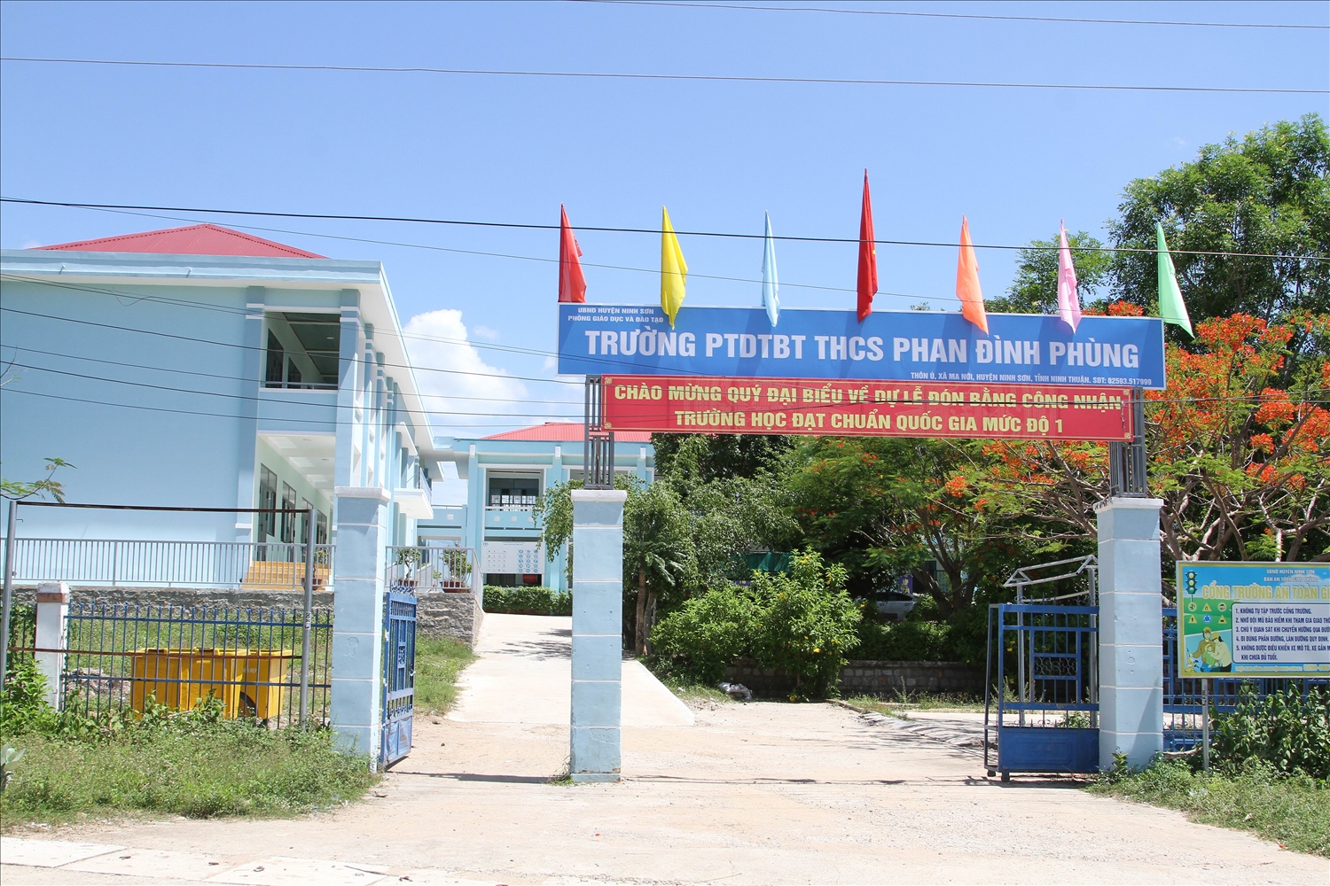 Trường Trung học Dân tộc bán trú-THCS Phan Đình Phùng, xã Ma Nới, được Chương trình MTQG 1719 hỗ trợ kinh phí tu sửa khang trang.