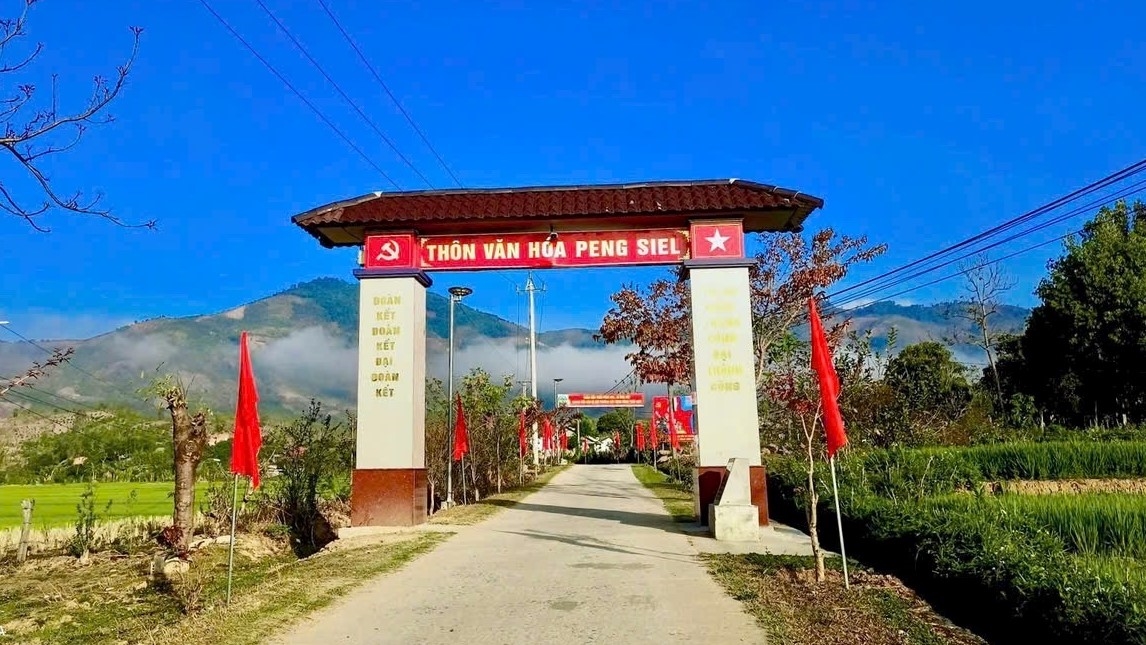 Đường giao thông đến các thôn, làng vùng đồng bào DTTS đã được đầu tư bê tông hóa