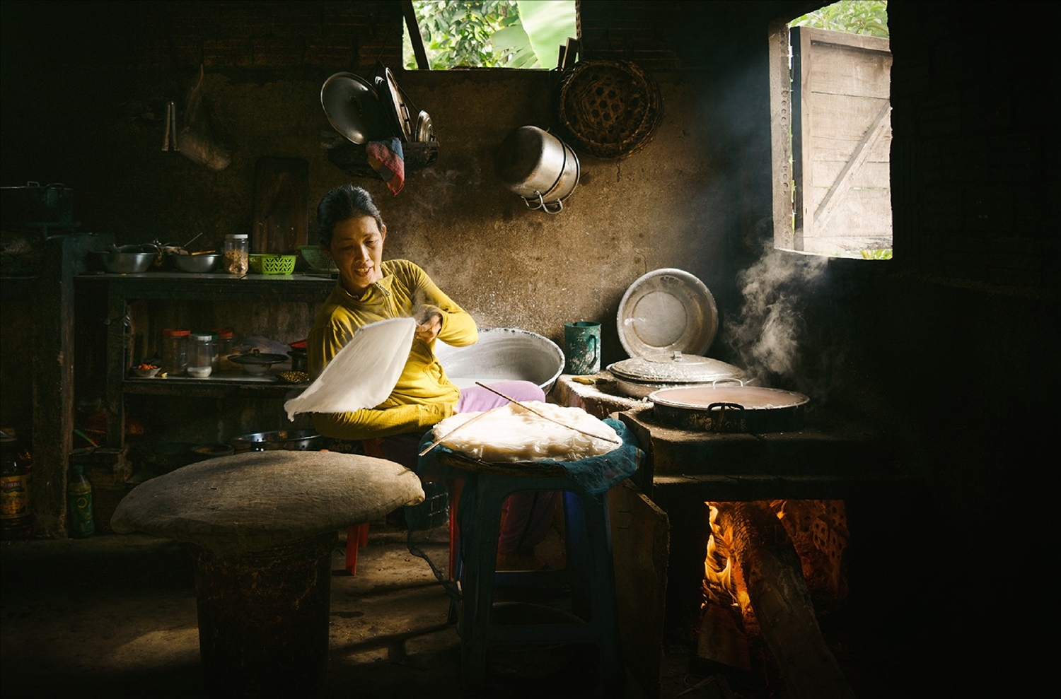 Mỳ Quảng được làm từ bột gạo tẻ.