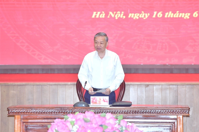 Tổng Bí thư Tô Lâm phát biểu chỉ đạo tại buổi làm việc với Ban Thường vụ Thành ủy Hà Nội. (Ảnh: Đăng Khoa)