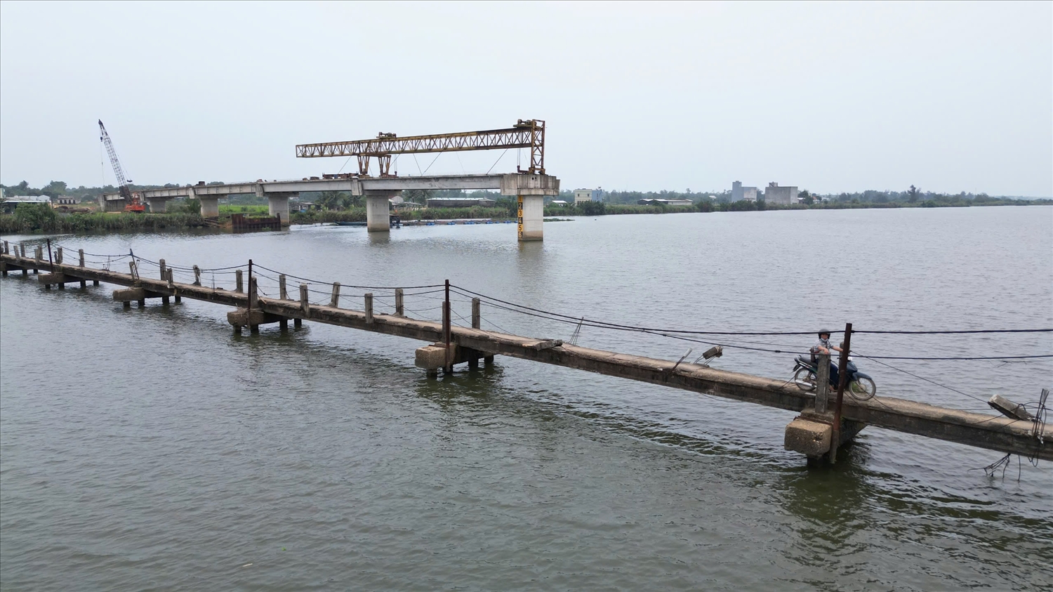 Người dân mong muốn dự án cầu Tam Tiến sớm hoàn thành, đưa vào sử dụng.