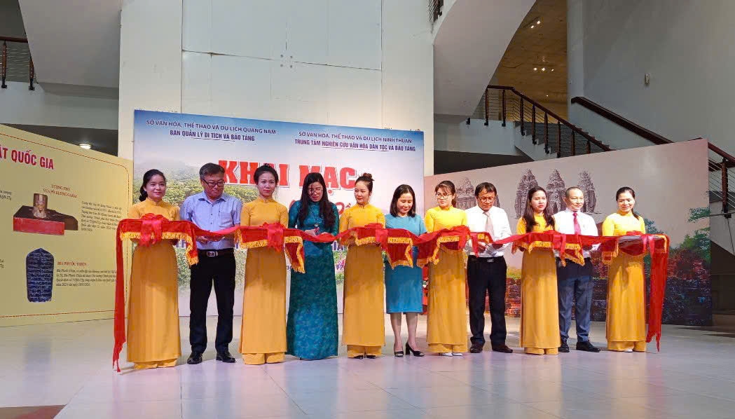 Khai mạc trưng bày chuyên đề: “Văn hóa Chăm Ninh Thuận – Quảng Nam” và “Bảo vật quốc gia – tinh hoa di sản xứ Quảng” tại thành phố Tam Kỳ.