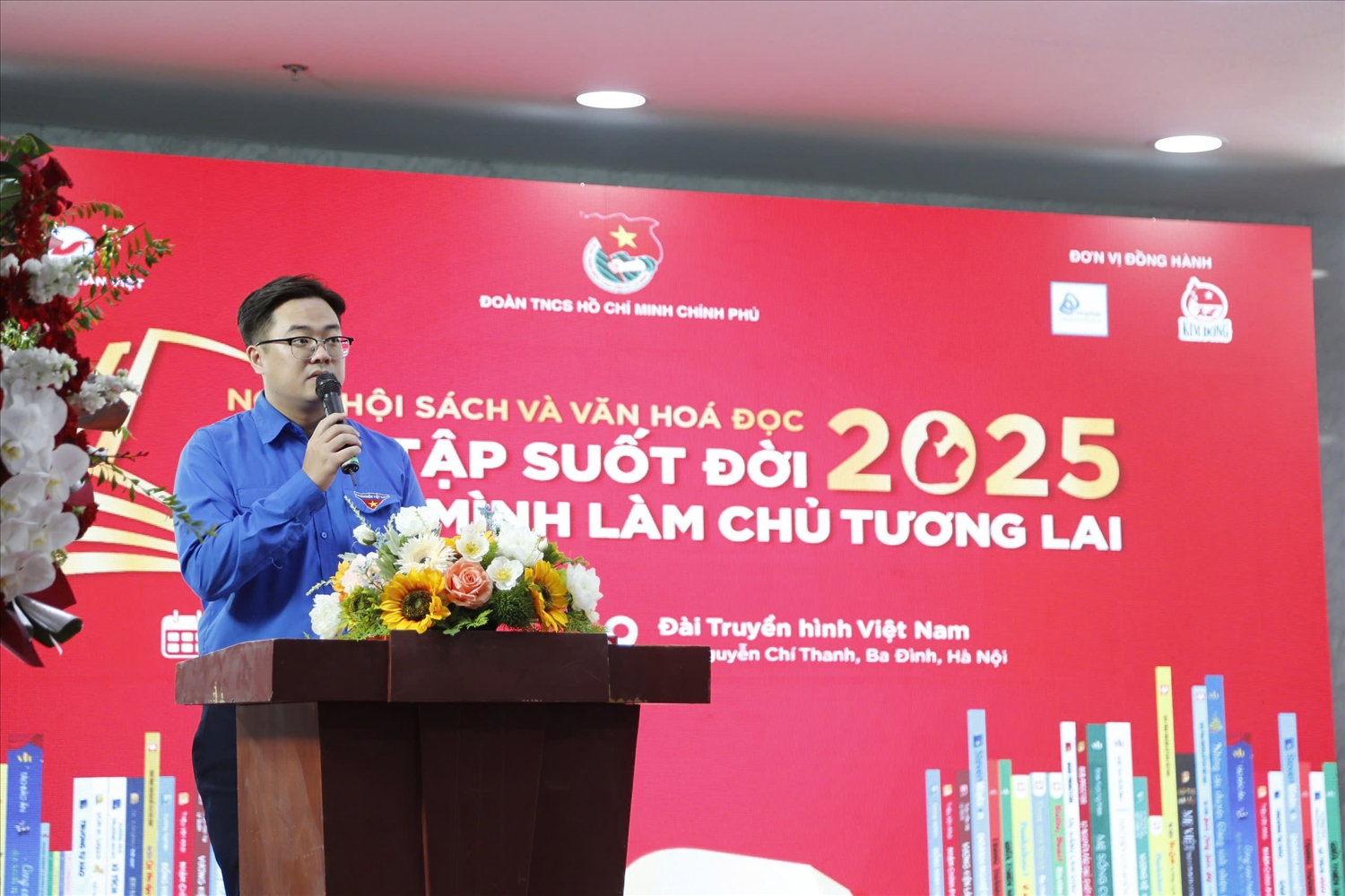 Phó Bí thư Đoàn Thanh niên Chính phủ Vũ Huy Hoàng phát biểu khai mạc Ngày hội Sách và Văn hóa đọc năm 2025