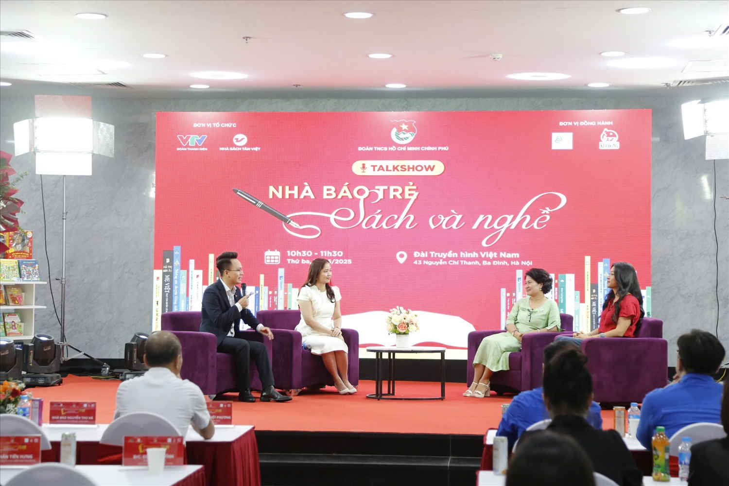 Tọa đàm “”Nhà báo trẻ - Sách và Nghề” cung cấp nhiều thông tin thú vị xoay quanh câu chuyện đọc sách và tác nghiệp của nhà báo