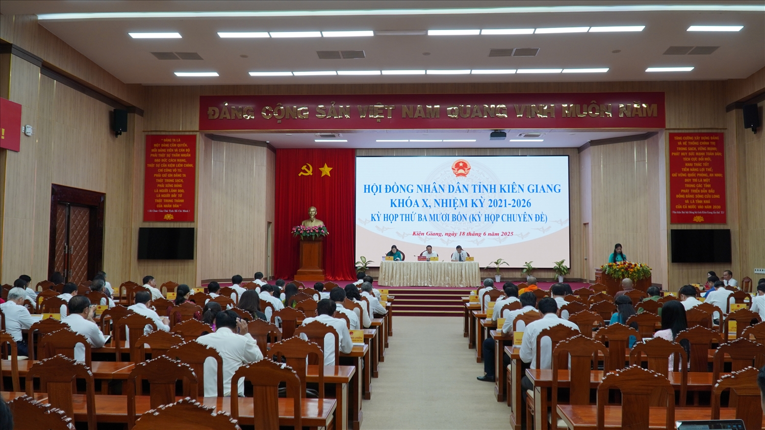 HĐND tỉnh Kiên Giang họp, xem xét nhiều nghị quyết quan trọng liên quan đến việc thực hiện các dự án phục vụ APEC 2027 