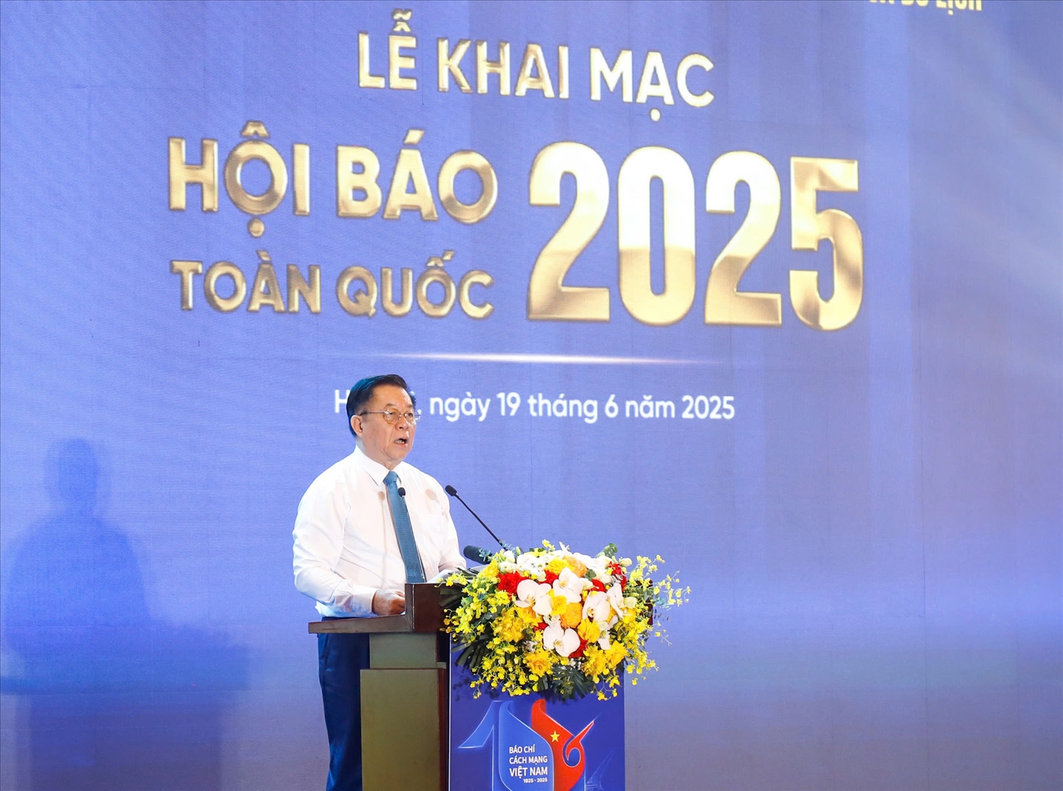Ông Nguyễn Trọng Nghĩa, Ủy viên Bộ Chính trị, Bí thư Trung ương Đảng, Trưởng Ban Tuyên giáo và Dân vận Trung ương phát biểu tại lễ khai mạc Hội báo toàn quốc 2025 (Ảnh: Tuấn Ninh).