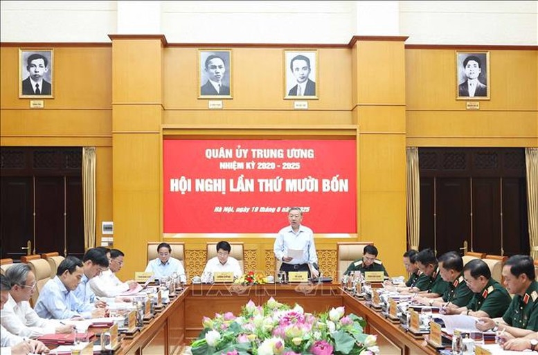 Tổng Bí thư nhấn mạnh, quyết liệt trong duy trì, củng cố, mở rộng hợp tác quốc phòng tin cậy với các nước, các đối tác; ưu tiên các nước láng giềng, các nước trong khu vực, các nước lớn, các đối tác chiến lược, đối tác toàn diện và các nước bạn bè truyền thống, xây dựng, củng cố lòng tin chiến lược, bảo đảm cao nhất lợi ích quốc gia - dân tộc - Ảnh: TTXVN