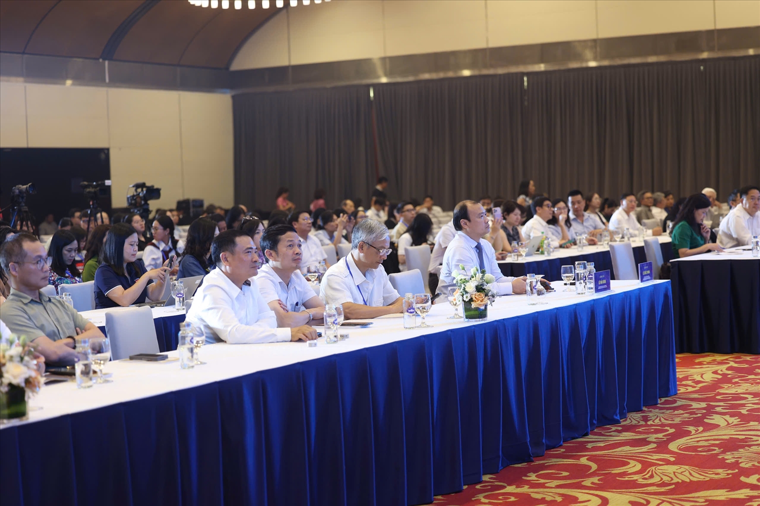 Diễn đàn thu hút sự tham gia của đông đảo các nhà báo, diễn giả và chuyên gia truyền thông