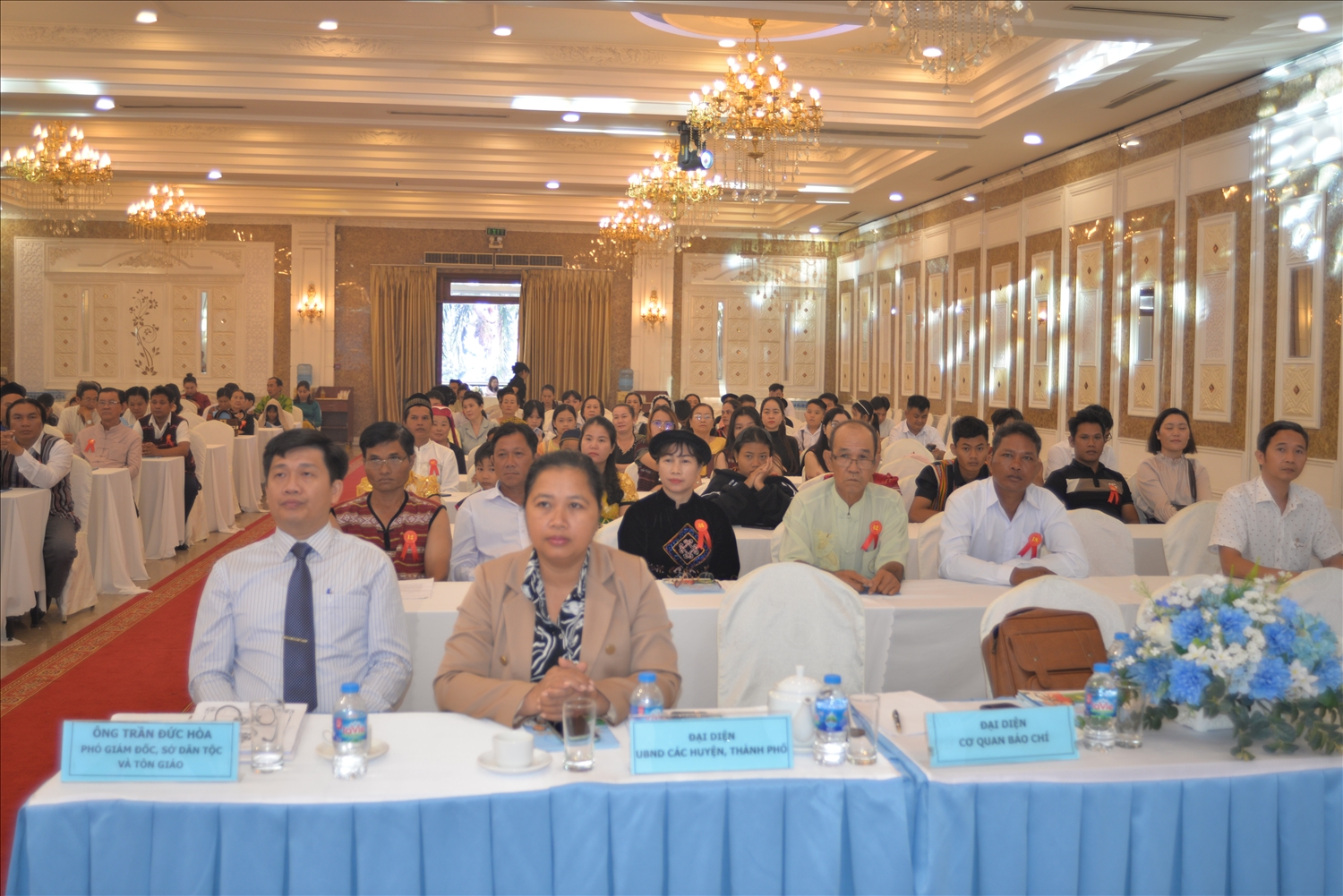 200 đại biểu đại diện cho trên 198.784 người DTTS trên địa bàn tỉnh về dự hội nghị