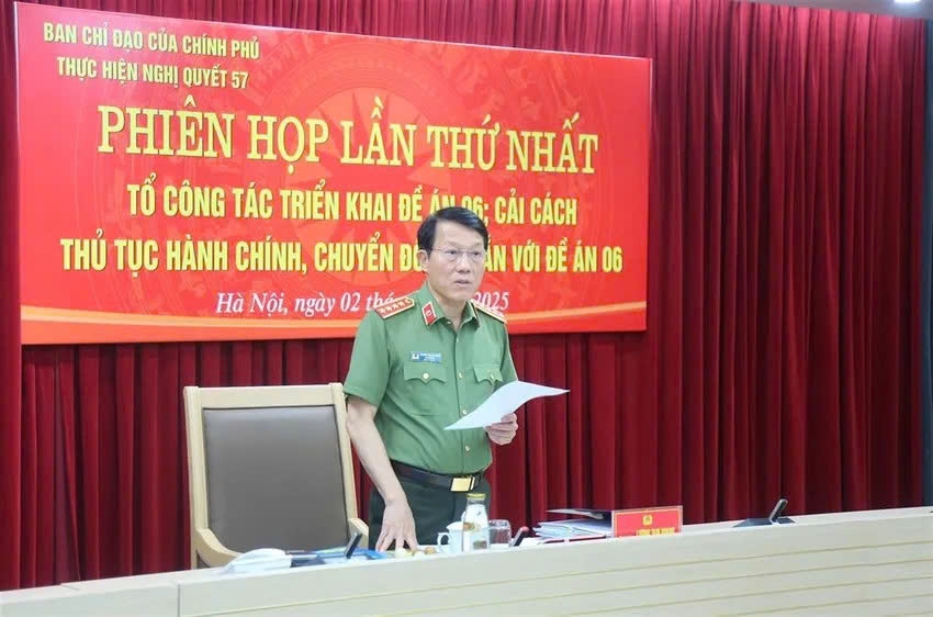 Bộ trưởng Lương Tam Quang phát biểu kết luận tại phiên họp. Ảnh CA