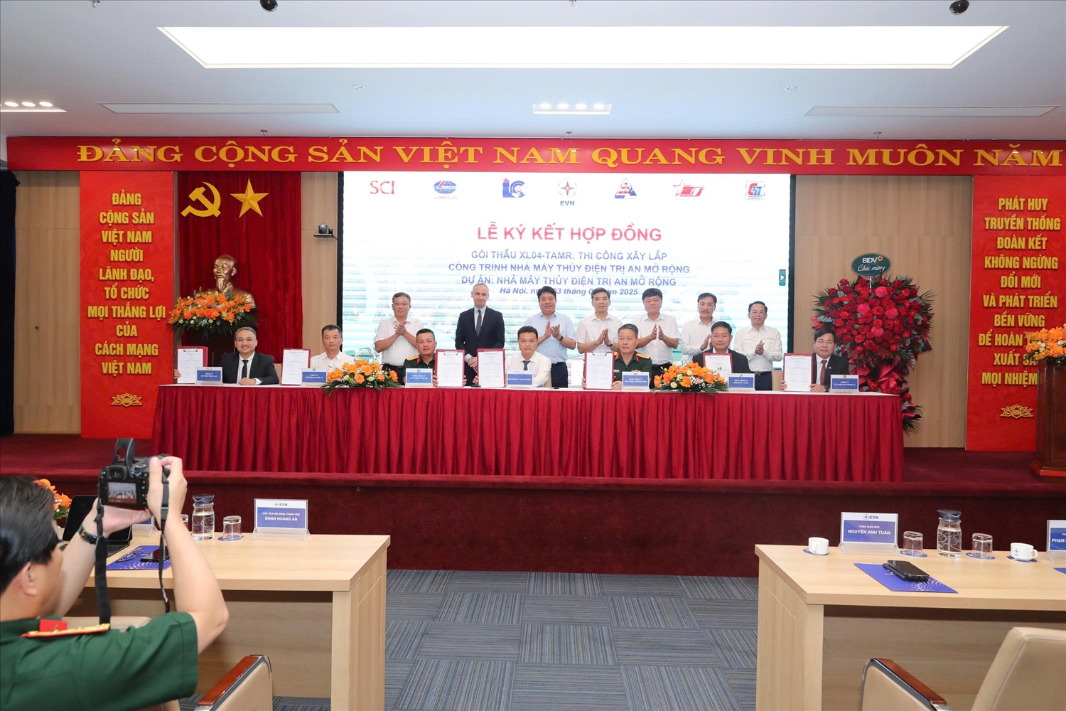  Lễ ký kết Hợp đồng Gói thầu Thi công xây lắp công trình Nhà máy Thủy điện Trị An mở rộng