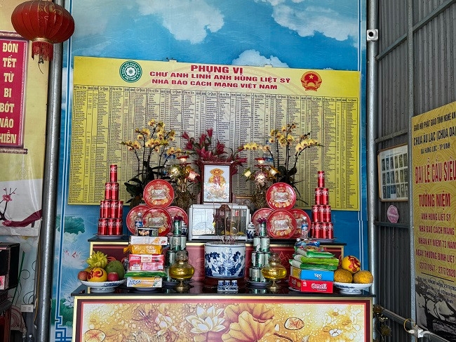 Ban thờ các nhà báo liệt sỹ tại chùa Da 