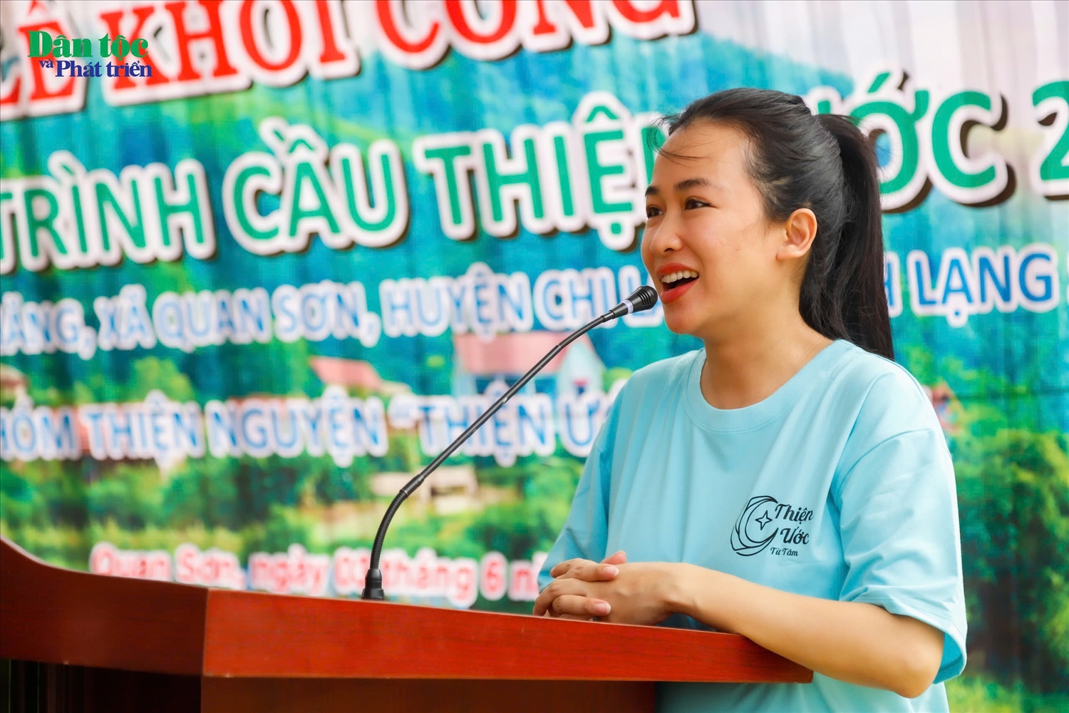 Trưởng nhóm thiện nguyện Thiện Ước Hà Quỳnh Trang phát biểu tại buổi lễ Khởi công 