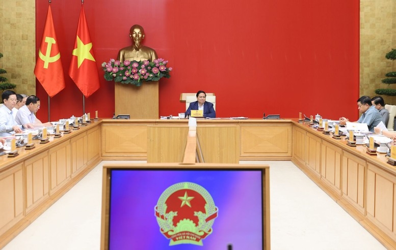 Thủ tướng nêu rõ, năm 2025, chúng ta tiếp tục tiết kiệm chi thường xuyên để dành thêm nguồn lực cho các dự án lớn, nhiệm vụ quan trọng
