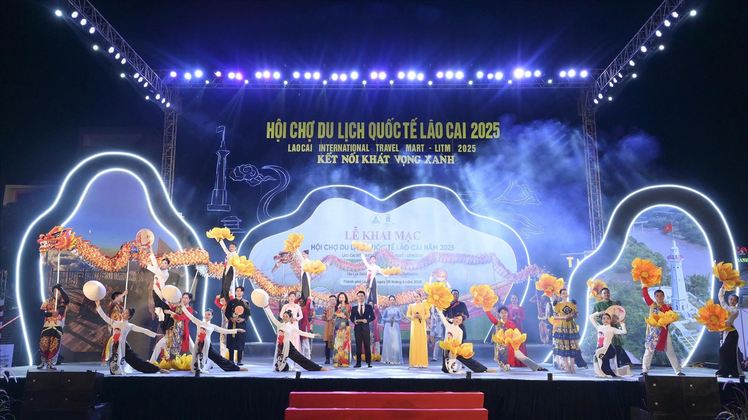 Hội chợ Du lịch Quốc tế Lào Cai 2025 là cơ hội để các doanh nghiệp du lịch tìm kiếm đối tác, ký kết hợp đồng