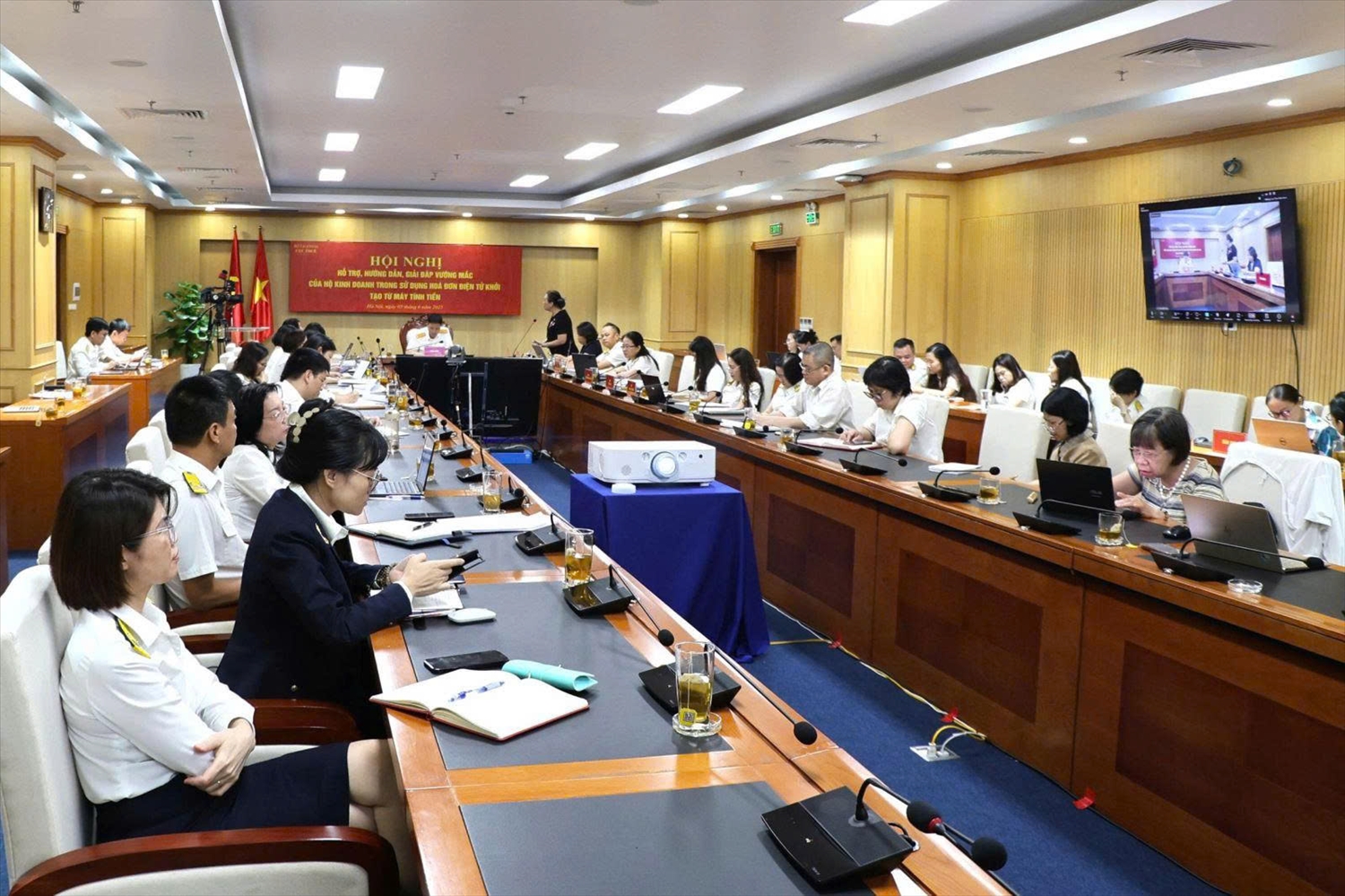 Cơ quan Thuế cảnh báo vi phạm đối với hộ kinh doanh không nhận chuyển khoản. Ảnh: TL