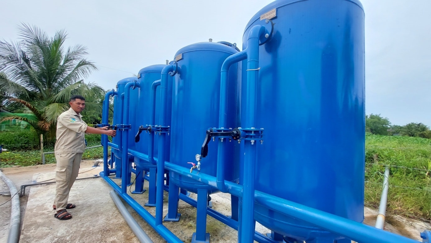 Nhờ nguồn vốn của Chương trình MTQG 1719, xã Mỹ Thuận, huyện Mỹ Tú, tỉnh Sóc Trăng đã có trạm cấp nước tập trung, đưa nước sạch về cho bà con đồng bào dân tộc Khmer (Ảnh minh họa).