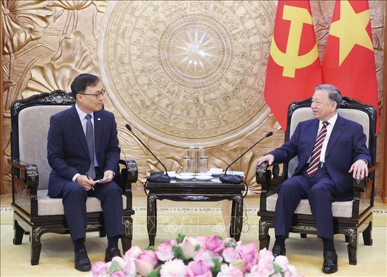 Tổng Bí thư Tô Lâm bày tỏ vui mừng về những thành quả đạt được trong quan hệ hai nước hơn 30 năm qua kể từ khi thiết lập quan hệ ngoại giao năm 1992 - Ảnh: TTXVN