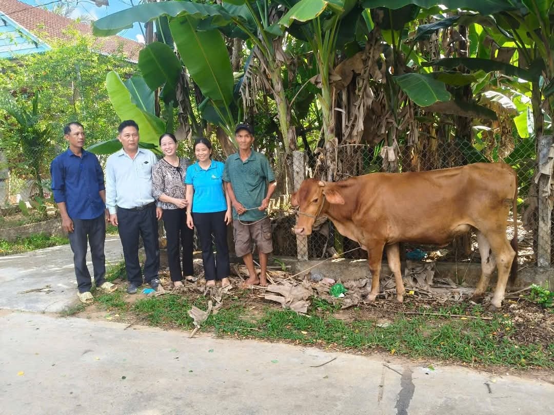  Không chỉ có nhà mới khang trang, người dân còn được chính quyền địa phương tập trung hỗ trợ sinh kế để vươn lên thoát nghèo