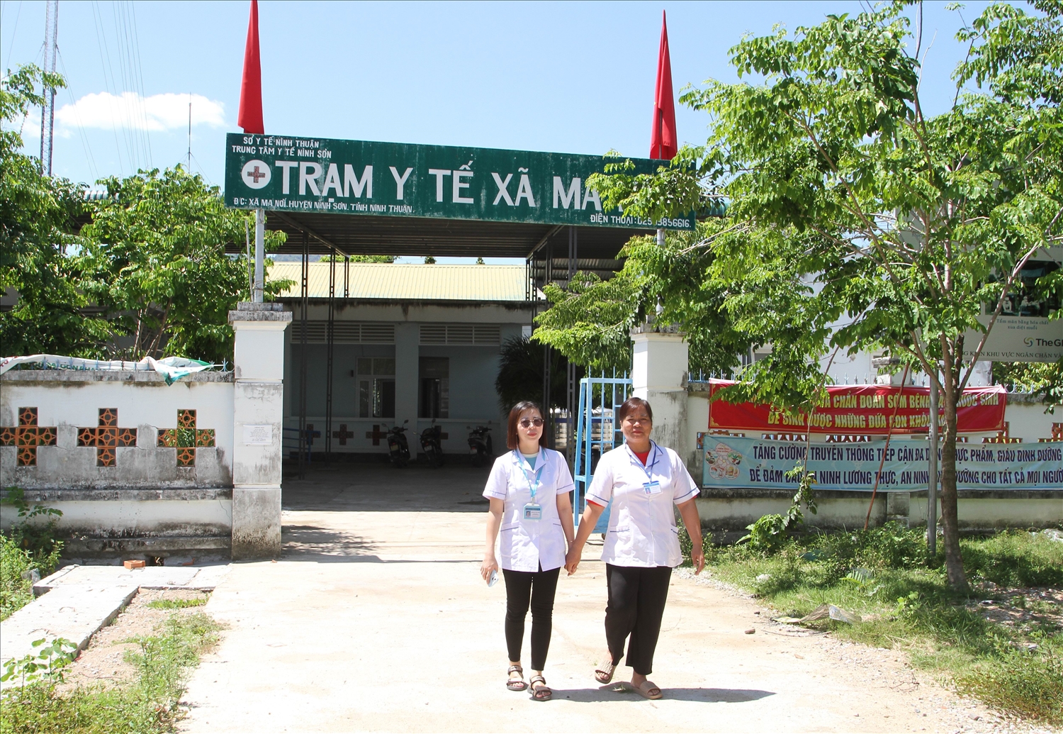 Trạm Y tế xã Ma Nới được Dự án 4 Chương trình MTQG 1719 hồ trợ kinh phí tư sửa khang trang đáp ứng tốt nhu cầu khám chữa bệnh cho Nhân dân. 