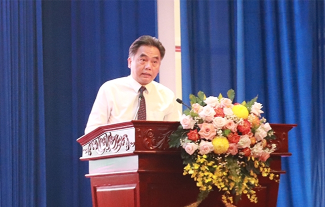 Ông, Nguyễn Lộc Hà, Phó Bí thư Thường trực Tỉnh uỷ, chủ trì Hội nghị Quán triệt và triển khai các văn bản mới của trung ương về công tác dân tộc và tôn giáo 
