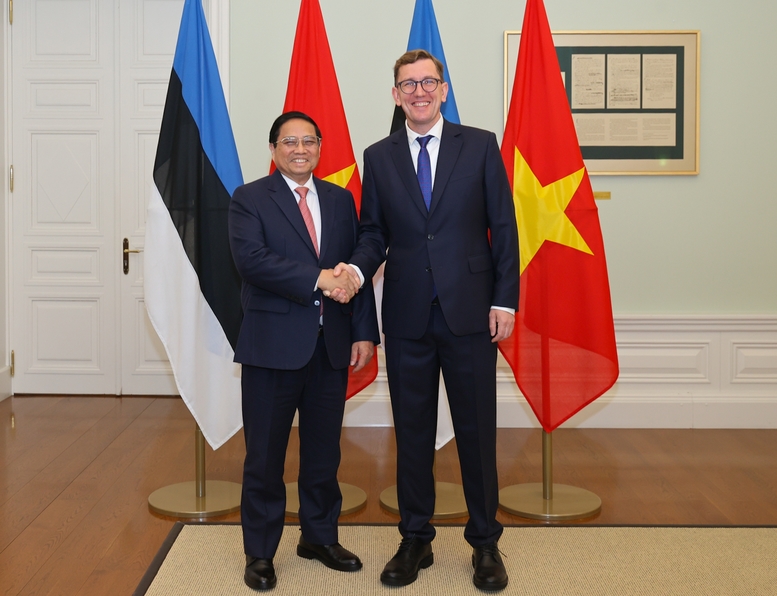 Thủ tướng Phạm Minh Chính và Thủ tướng Estonia Kristen Michal - Ảnh: VGP/Nhật Bắc