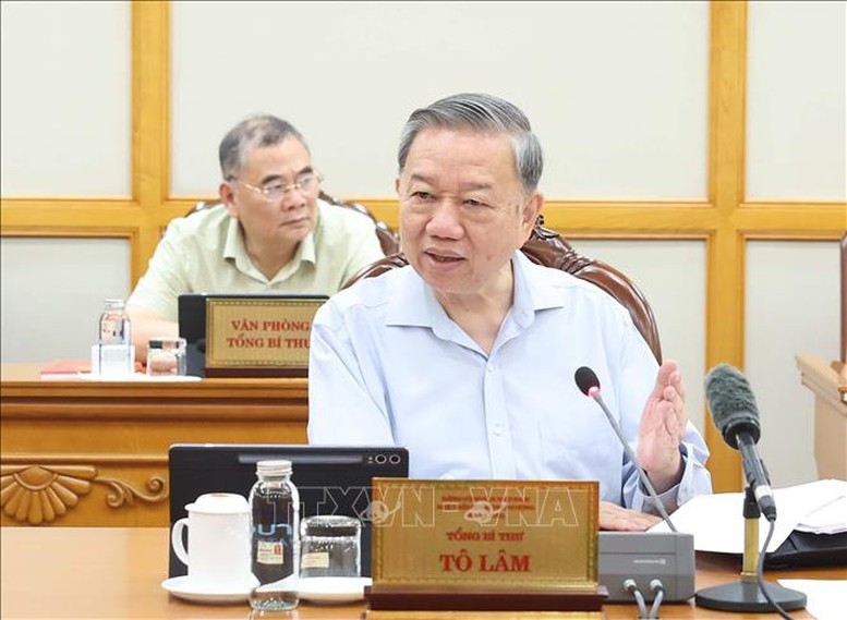 Tổng Bí thư Tô Lâm nhấn mạnh, tiếp tục thống nhất chủ trương sắp xếp đơn vị hành chính cấp tỉnh, đồng thời thực hiện hợp nhất, sáp nhập đơn vị hành chính cấp xã với những địa phương chuẩn bị kỹ lưỡng, chu đáo, đầy đủ các điều kiện cần thiết - Ảnh: TTXVN