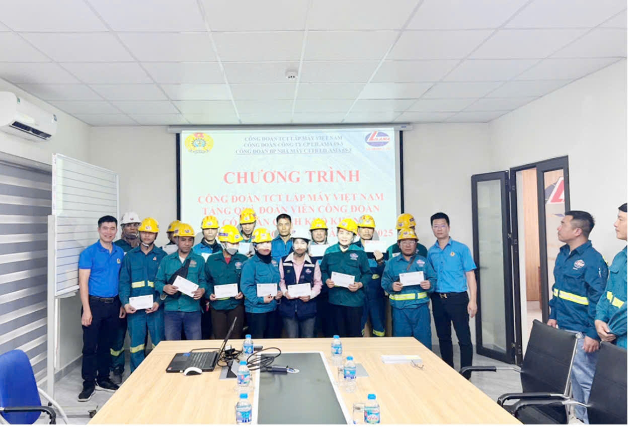 Công đoàn LILAMA trao quà cho người lao động tại Đội thi công số 1 LILAMA tại Tứ Kỳ, Hải Dương 