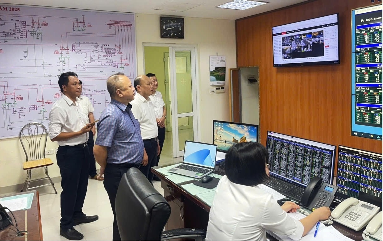 Tổng Công ty Điện lực miền Bắc triển khai phương án ứng phó với bão số 3 theo phương châm “4 tại chỗ”