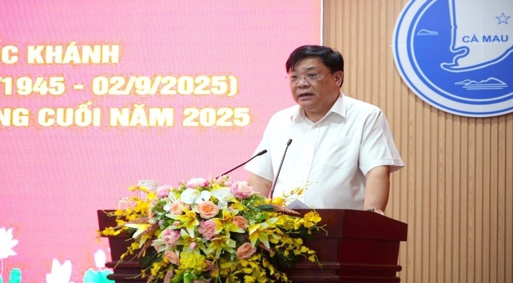 Ông Phạm Thành Ngại, Chủ tịch UBND tỉnh Cà Mau phát biểu kêu gọi tinh thần chủ động, nỗ lực, sự chung tay của toàn lực lượng, Nhân dân tích cực lập thành tích trong phong trào thi đua(Ảnh: Trúc Đào)